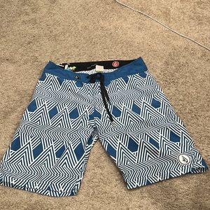 Men’s swimming trunks